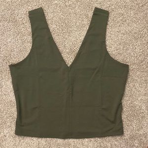 Women’s medium green crop tank banana republic NWT